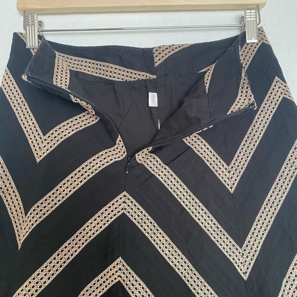 ANN TAYLOR CHEVRON PRINT A-LINE SKIRT SIZE 0 - Picture 6 of 6
